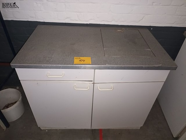 Lot 54 - keukenkast - afbeelding 1 van  4