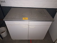 Lot 54 - keukenkast - afbeelding 1 van  4