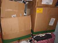 Lot 54 - kleerhangers - afbeelding 1 van  3