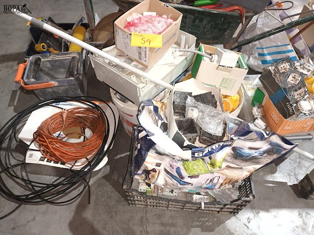 Lot 54 - materiaal voor elektrische installaties - afbeelding 1 van  5