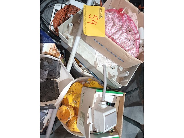 Lot 54 - materiaal voor elektrische installaties - afbeelding 3 van  5