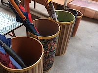 Lot 54 - paraplubakken met inhoud - afbeelding 5 van  5
