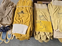 Lot 54 - werkhandschoenen maat 9 en 10 - afbeelding 1 van  3