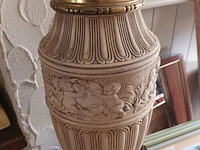 Lot 54 - zwarte zuil en lamp - afbeelding 3 van  5