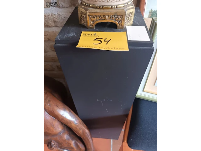 Lot 54 - zwarte zuil en lamp - afbeelding 4 van  5