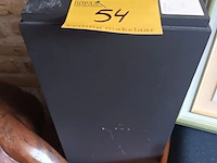 Lot 54 - zwarte zuil en lamp - afbeelding 4 van  5