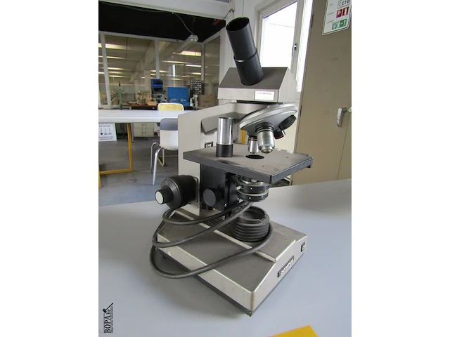 Lot 541 - microscoop olympus - afbeelding 1 van  4
