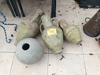 Lot 542 - tuinvazen. 4 stuks - afbeelding 1 van  4