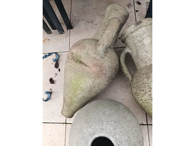 Lot 542 - tuinvazen. 4 stuks - afbeelding 3 van  4