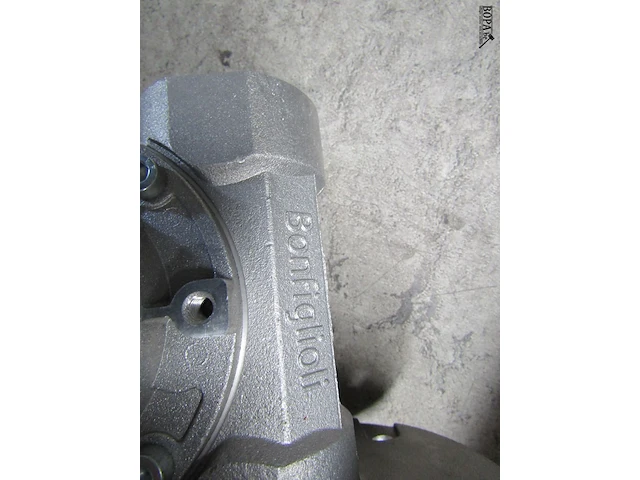 Lot 544 - adapter - afbeelding 2 van  3