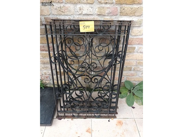 Lot 544 - smeedijzeren ornament. 3 stuks - afbeelding 1 van  4