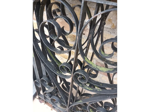 Lot 544 - smeedijzeren ornament. 3 stuks - afbeelding 4 van  4