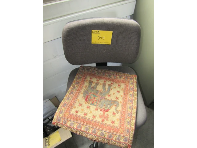 Lot 545 - bureaustoel - afbeelding 1 van  2