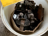 Lot 545 - emmertje met sloten - afbeelding 1 van  1