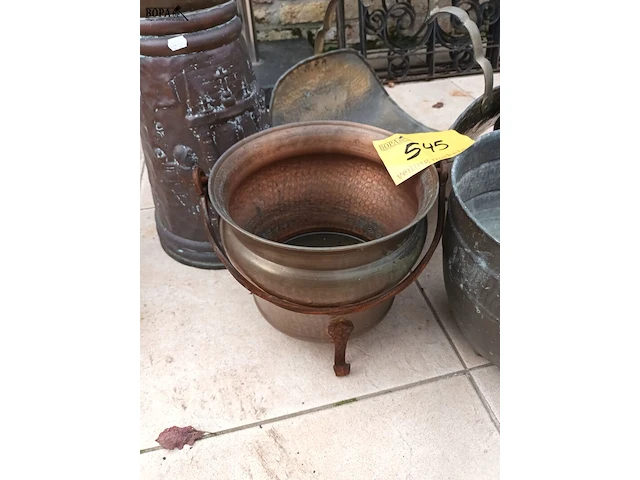 Lot 545 - koperen potten en kitten. 5 stuks - afbeelding 3 van  6