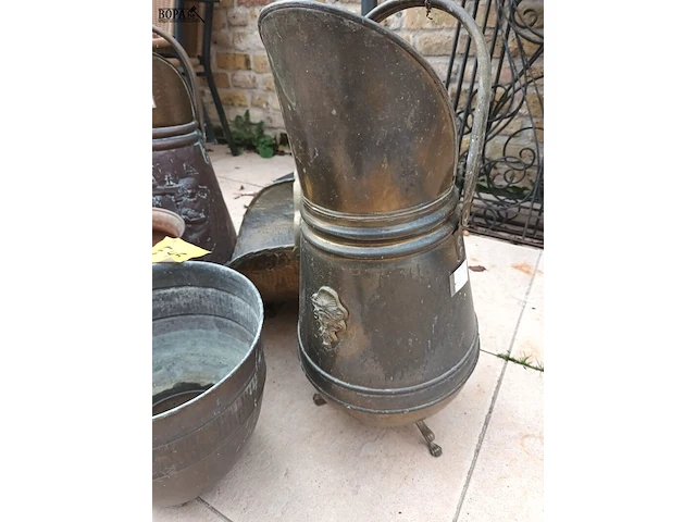 Lot 545 - koperen potten en kitten. 5 stuks - afbeelding 5 van  6