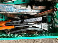 Lot 547 - bakken met divers werkmateriaal, 3 bakken - afbeelding 5 van  7