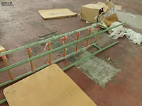 Lot 548 - metalen trap - afbeelding 3 van  3