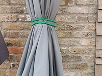 Lot 548 - parasol met voet - afbeelding 4 van  4