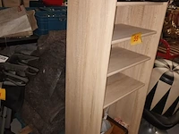 Lot 55 - boekenkast - afbeelding 2 van  3