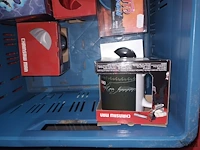 Lot 55 - collector items en tassen - afbeelding 4 van  5
