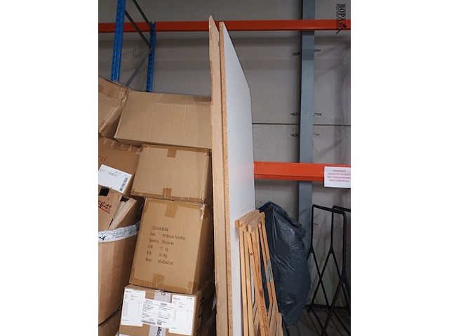 Lot 55 - schragen en panelen - afbeelding 3 van  3