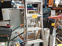 Lot 55 - trapladder little giant - afbeelding 1 van  3