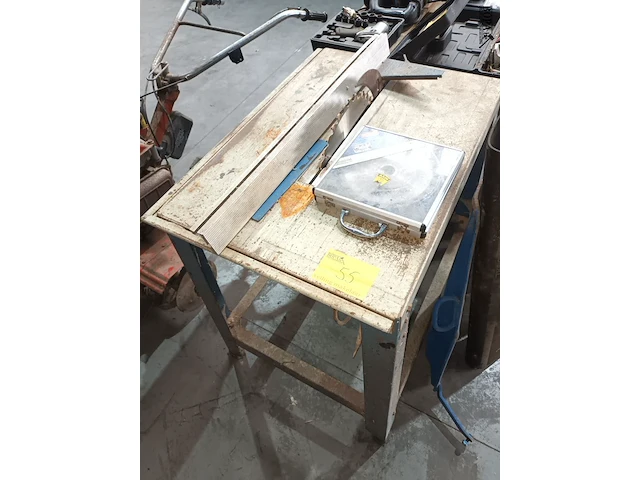 Lot 55 - zaagtafel lutz - afbeelding 1 van  3