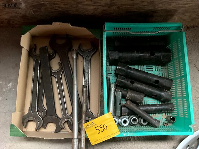 Lot 550 - groot lot sleutels werkgerief - afbeelding 1 van  1