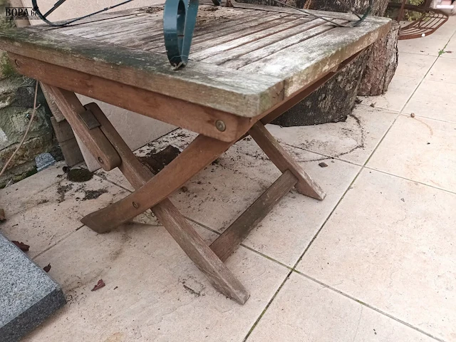 Lot 550 - houten bijzettafel en ijzeren voet - afbeelding 4 van  4