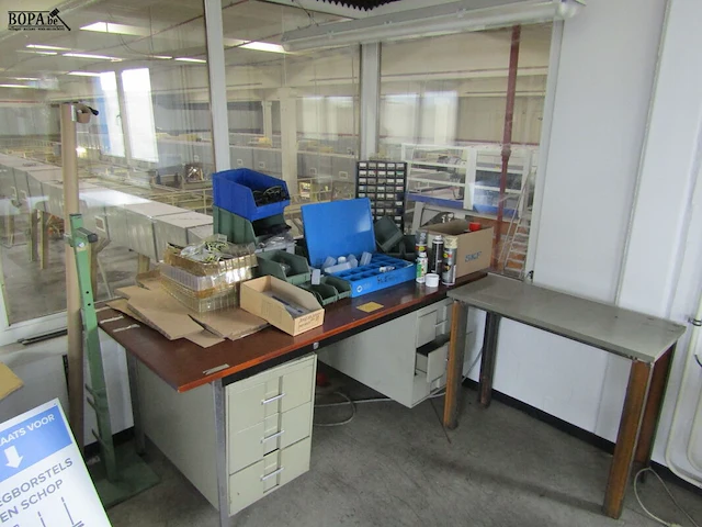 Lot 551 - bureau - afbeelding 8 van  8