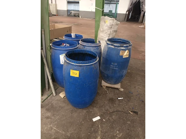 Lot 552 - blauwe pvc ton. 14 stuks - afbeelding 1 van  4