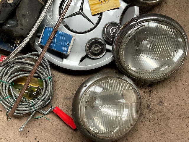 Lot 553 - losse stuken autogerief - afbeelding 2 van  9
