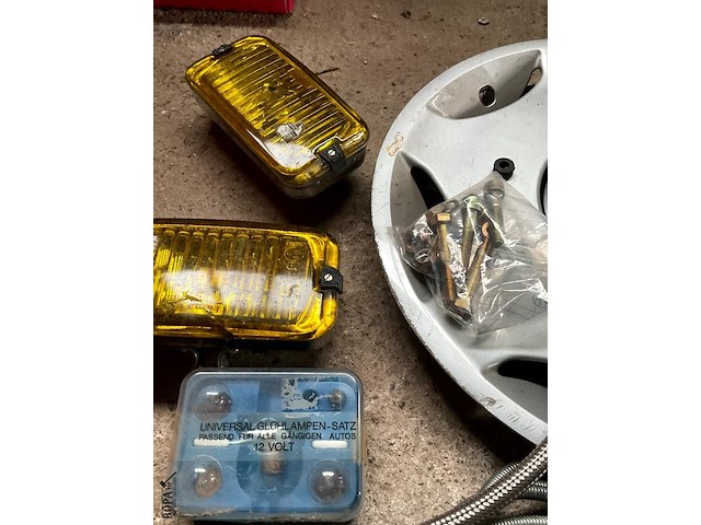 Lot 553 - losse stuken autogerief - afbeelding 8 van  9