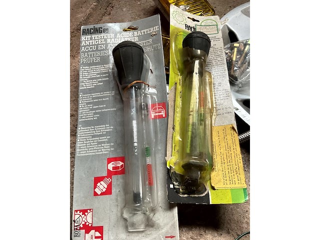 Lot 553 - losse stuken autogerief - afbeelding 9 van  9