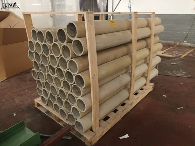 Lot 553 - pallet met kartonnen buizen. 2 stuks - afbeelding 2 van  4