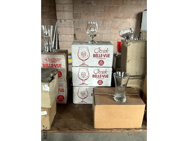 Lot 555 - groot lot glazen dranken bier water limo fruitsap - afbeelding 3 van  12