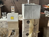 Lot 555 - groot lot glazen dranken bier water limo fruitsap - afbeelding 9 van  12