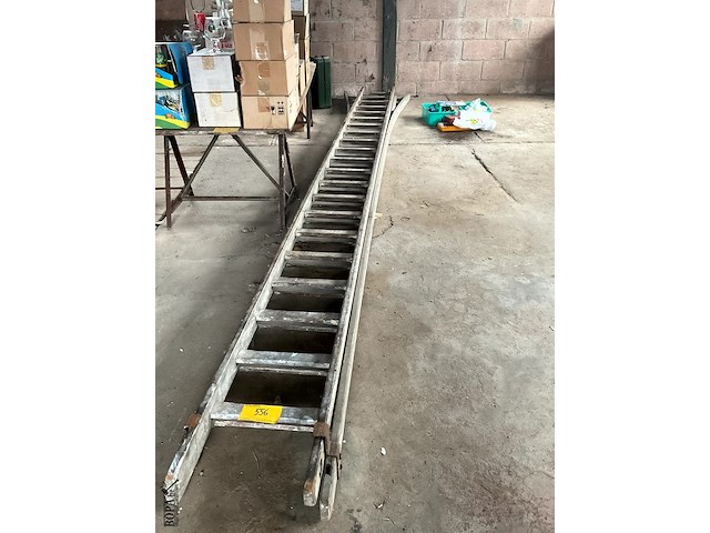Lot 556 - lange ladder 2 x 4,75m - afbeelding 1 van  3