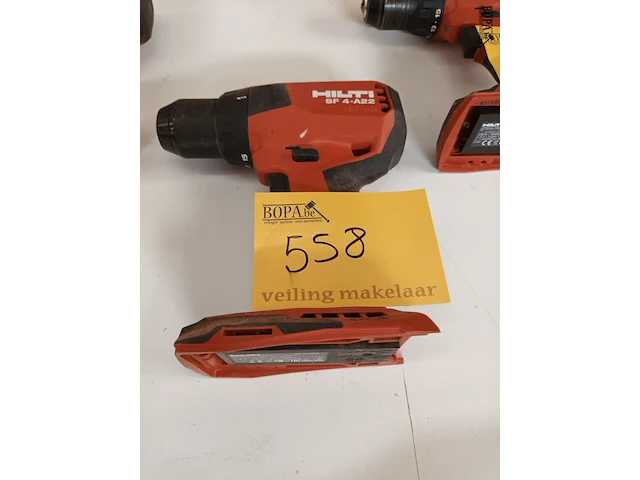 Lot 558 - accu schroefboormachine hilti - afbeelding 1 van  2