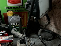 Lot 559 - lot verfpotten,harken,kapstok,borstel,lamp,brander, 15 stuks - afbeelding 4 van  4