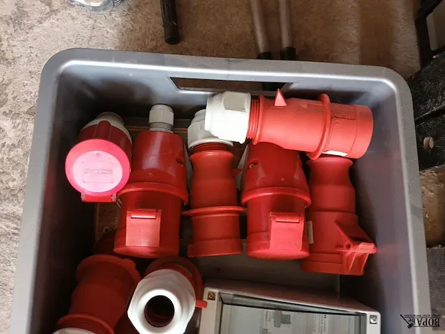 Lot 56 - drijfkracht verlengkabel met stekkers. 11 stuks - afbeelding 3 van  3