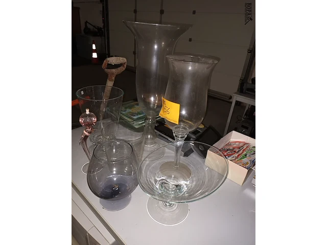 Lot 56 - lot vazen. 7 stuks - afbeelding 2 van  3