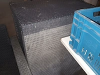 Lot 56 - lounge set - afbeelding 2 van  4