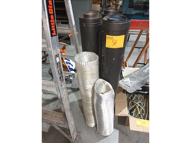 Lot 56 - rookafvoer. 5 stuks - afbeelding 1 van  3