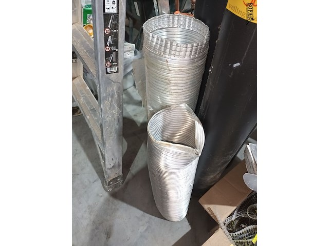 Lot 56 - rookafvoer. 5 stuks - afbeelding 2 van  3