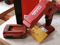Lot 560 - accu werklamp hilti - afbeelding 1 van  3