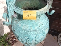 Lot 561 - vaas in brons - afbeelding 1 van  7