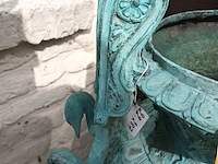 Lot 561 - vaas in brons - afbeelding 3 van  7
