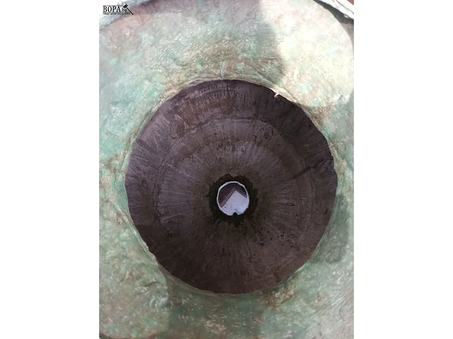 Lot 561 - vaas in brons - afbeelding 7 van  7